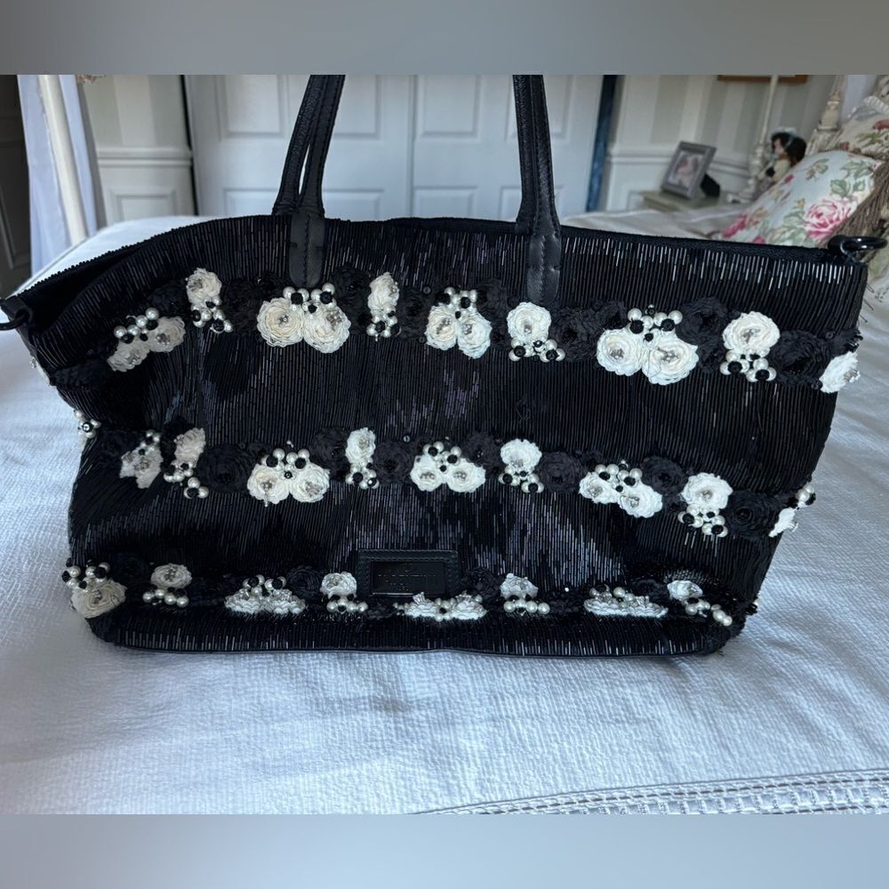 **ULTRA RARE** AUTH VALENTINO BEADED FLOWER BAG - Picture 14 of 16
